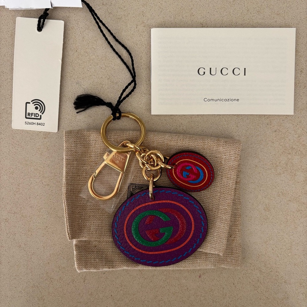 Gucci Interlocking G Keychain - Picture 5 of 11